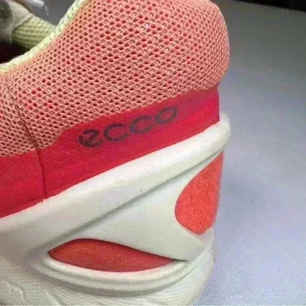 Women's Biom Fjuel Racer Sneaker In Coral Blush/Coral/Popcorn Sz 8/8.5 like new - Picture 8 of 15